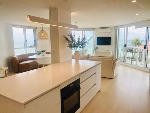 Foreshore Beachfront Apartments Gold Coast Eksteriør bilde