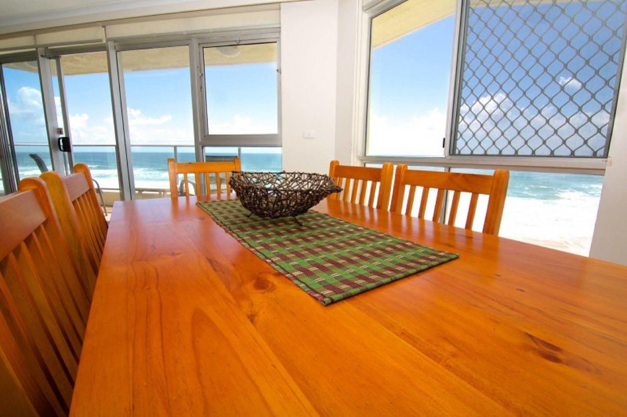 Foreshore Beachfront Apartments Gold Coast Eksteriør bilde